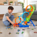 Mattel Hot Wheels 4-Loop Crash Out Track Set With Motorized Booster & 1:64 Scale Toy Car