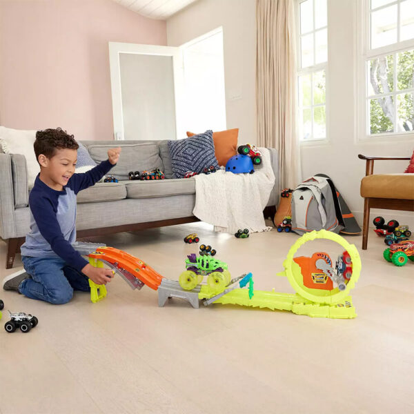 Mattel Hot Wheels Monster Trucks Power Smashers Charge & Chase Challenge Track Set With Oversized Skelesaurus, 1:64 Scale Bone Shaker & 2 Crushed Cars - Image 6